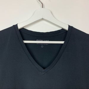 everlane basic tee